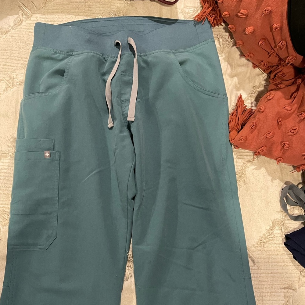 *LIMITED COLOR* Figs Seafoam Green Kade Cargo Pants Size S/T